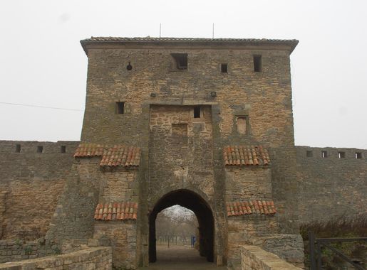 Файл:Main entrance to the Bilhorod-Dnistrovskyi fortress.jpg — Вікіпедія