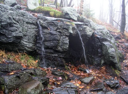 File:Mount Monadnock White Dot trail waterfall October 2009.jpg - Wikipedia