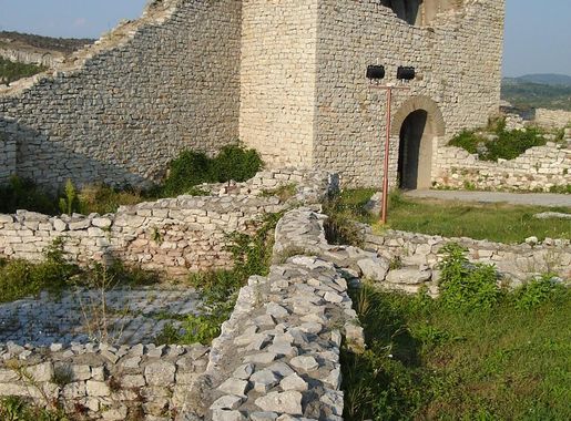 File:Lovech-fortress-imagesfrombulgaria.JPG - Wikimedia Commons