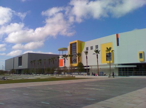 File:Tampa Museum of Art (4342692202).jpg - Wikimedia Commons