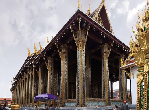 File:Emerald Buddha Temple, Wat Phra Kaew, Bangkok.JPG - Wikimedia Commons