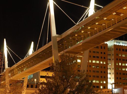 File:Skybridgeatnight.jpg - Wikipedia