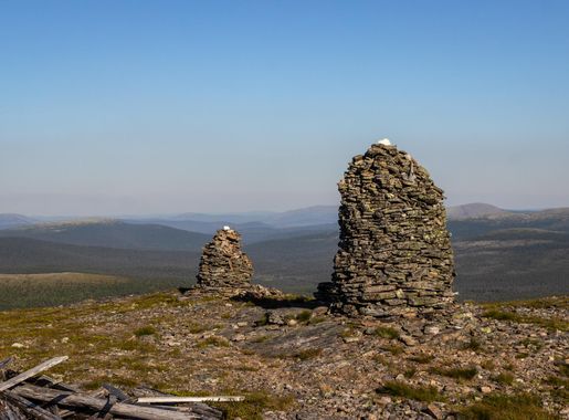 File:Rock cairns on Kuikkapää in Urho Kekkonen national park, Sodankylä  (July 2018).jpg - Wikimedia Commons