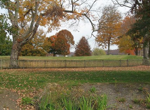 File:Horseshoe Mound in Portsmouth.jpg - Wikipedia