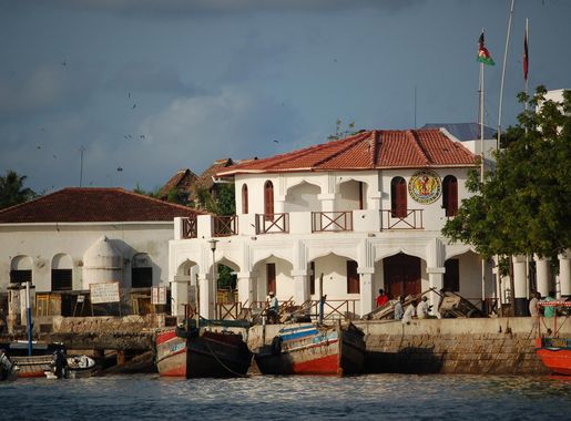File:LamuIsland-PortAuthority.jpg - Wikimedia Commons