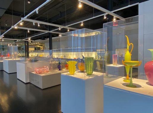 File:Heineman Gallery, Corning Museum of Glass, Corning, New York -  20230117.jpg - Wikimedia Commons