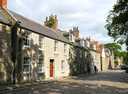 File:Old Aberdeen high street section within University of Aberdeen  campus.jpg - Wikimedia Commons