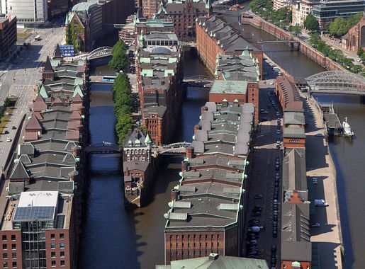 File:Speicherstadt (Hamburg-HafenCity).1.hf.phb.ajb.jpg - Wikimedia Commons