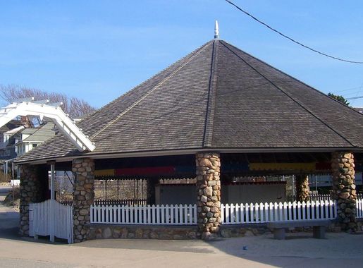 File:Flying Horse Carousel.jpg - Wikimedia Commons