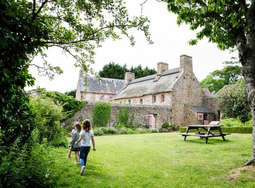 File:Hamptonne Country Life Museum from the Orchard.jpg - Wikimedia Commons