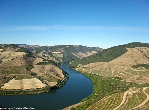 Ficheiro:Rio Douro - Portugal (32615481975).jpg – Wikipédia, a enciclopédia  livre