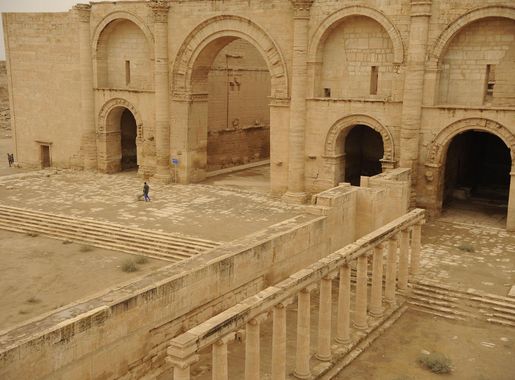 File:Hatra-Ruins-2008-9.jpg - Wikimedia Commons