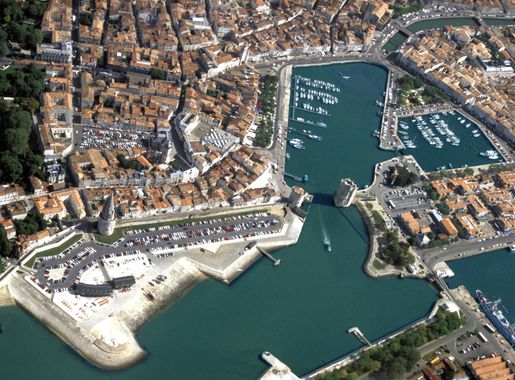 Fichier:Photographie aérienne du veux port de La Rochelle.jpg — Wikipédia