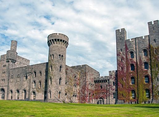File:Penrhyn Castle - Exterior 2 (10357694196).jpg - Wikimedia Commons