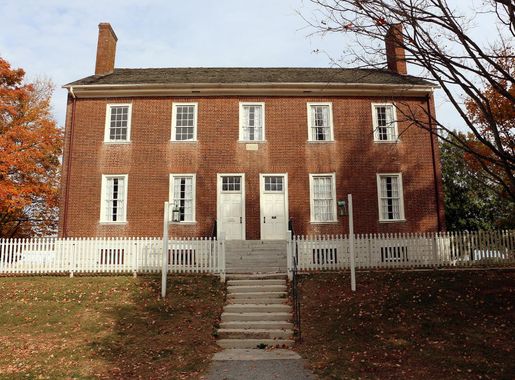 File:Harrodsburg KY, shaker village di pleasant hill, edificio 01.jpg -  Wikimedia Commons