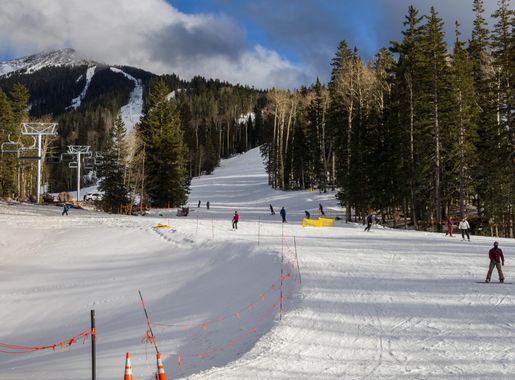 File:Arizona Snowbowl Grand Canyon Express Ski Lift Opening Celebration  (30795433603).jpg - Wikimedia Commons