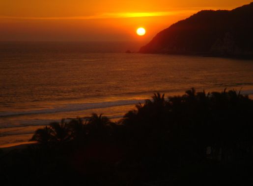 File:Sunset in Revolcadero Beach Acapulco, Mexico.jpg - Wikimedia Commons