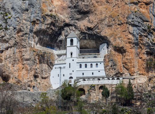 File:Monasterio de Ostrog, Montenegro, 2014-04-14, DD 14.JPG - Wikipedia