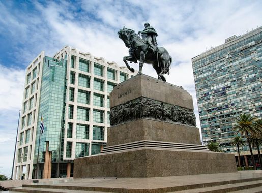 Archivo:Artigas3 Plaza independencia Montevideo.JPG - Wikipedia, la  enciclopedia libre