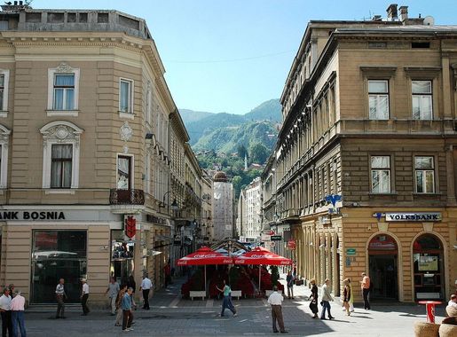 File:Sarajevo - carrer Ferhadija.JPG - Wikimedia Commons