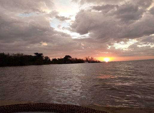 File:Sunset on lake Victoria in kisumu.jpg - Wikimedia Commons