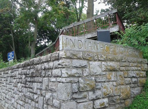 File:Huron Cemetery entrance - Kansas City, KS - July 2015.jpg - Wikimedia  Commons