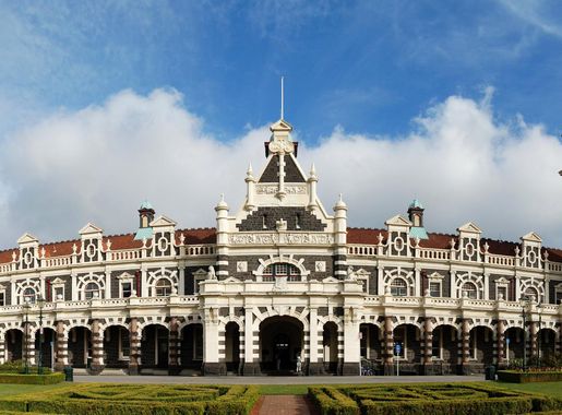 File:Dunedin Railway Station Full Exterior.jpg - Wikimedia Commons