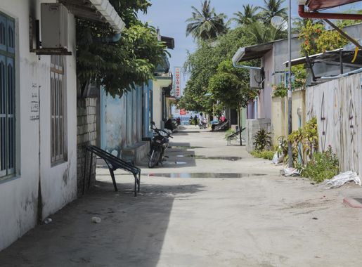 File:Buiobuione-Maldive-Maafushi-Road.jpg - Wikimedia Commons