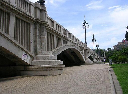 File:Puente de Aragon Valencia Spain.jpg - Wikimedia Commons