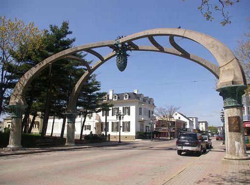 File:Providence-Federal-Hill-Pineapple.2008-05-05.imgp7906.jpg - Wikimedia  Commons