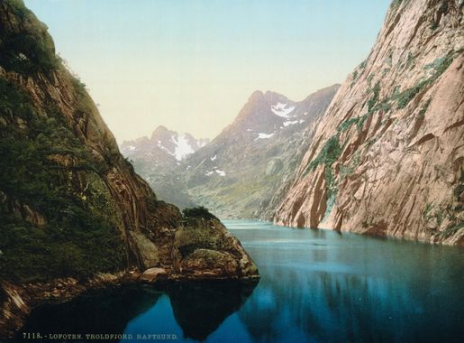 File:Troldfjord, Raftsund, Lofoten, Norway.jpg - Wikimedia Commons