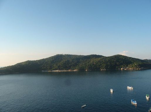 File:La Roqueta Island in Acapulco, Mexico.jpg - Wikimedia Commons