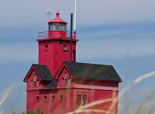 File:Holland Harbor Light (Big Red) - Holland, Michigan.jpg - Wikimedia  Commons