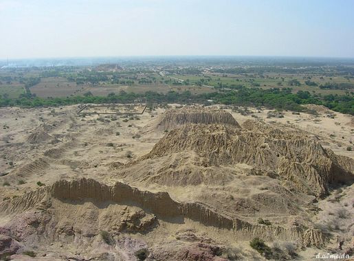 File:The Valleys of Túcume (Peru).jpg - Wikimedia Commons