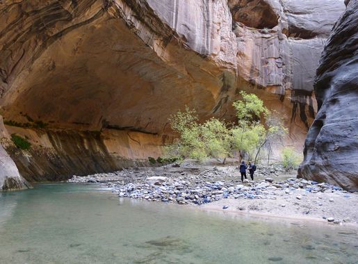 File:Hiking the Narrows in Zion National Park.JPG - Wikimedia Commons