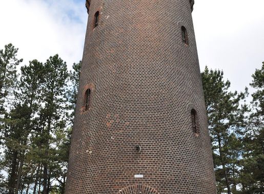 Plik:Lighthouse in Czołpino.jpg – Wikipedia, wolna encyklopedia
