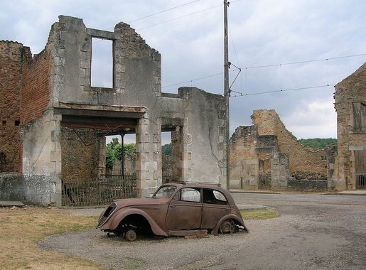 File:Car in Oradour-sur-Glane.JPG - Wikipedia
