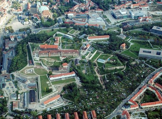 File:Luftbild Petersberg Erfurt.jpg - Wikimedia Commons