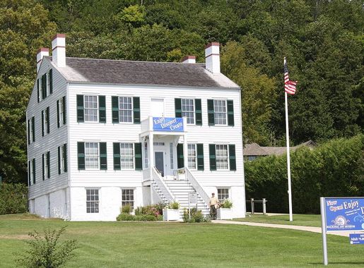 File:Indian Dormitory Mackinac Island August 2011.jpg - Wikimedia Commons