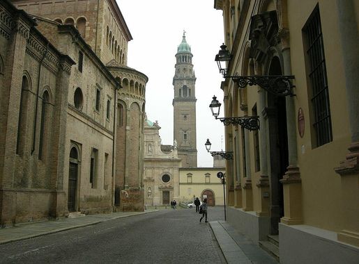 File:Lato duomo e san giovanni, parma.JPG - Wikimedia Commons