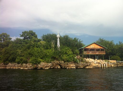 File:Modern lighthouse - panoramio.jpg - Wikimedia Commons