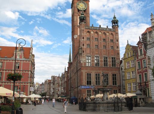 File:Gdańsk, Długa Street, town hall.JPG - Wikimedia Commons