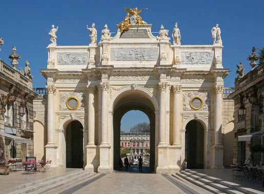 File:Arc Héré, Place Stanislas, Nancy.jpg - Wikipedia
