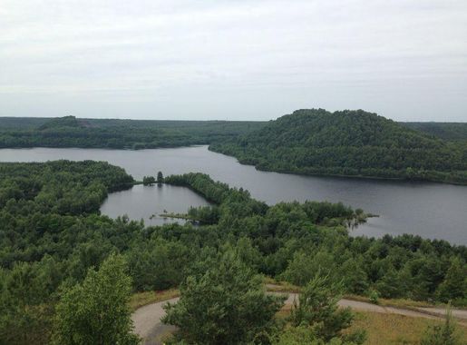 File:View from terril on lake and terrils in national park hoge Kempen -  Connecterra.JPG - Wikimedia Commons