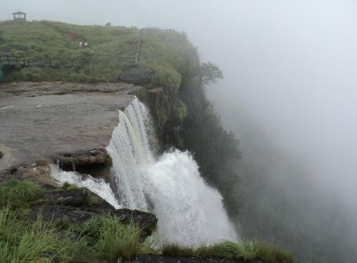 File:Seven Sisters Water Falls Mawsmai Cherrapunjee 513.JPG - Wikipedia
