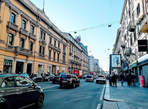 File:Corso Buenos Aires in Milan.jpg - Wikimedia Commons