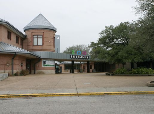 File:Houston Zoo entrance.jpg - Wikimedia Commons