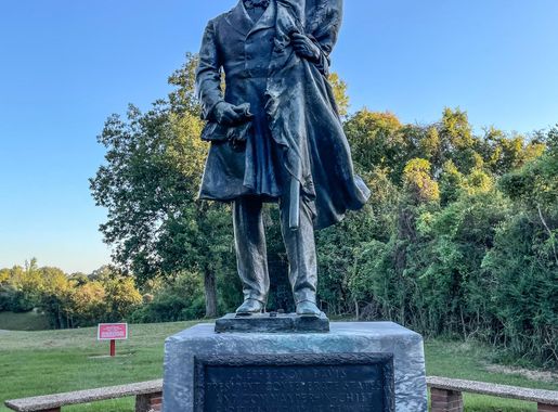 File:Jefferson Davis Monument, Vicksburg National Military Park.jpg -  Wikimedia Commons