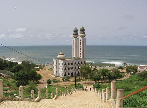 File:OuakamMosquée.jpg - Wikipedia