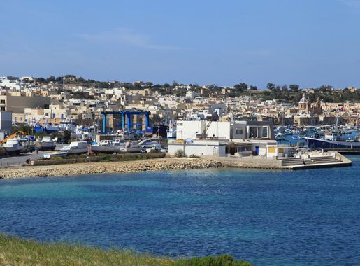 File:Malta - Marsaxlokk + Bay (Triq tat-Trunciera) 03 ies.jpg - Wikimedia  Commons